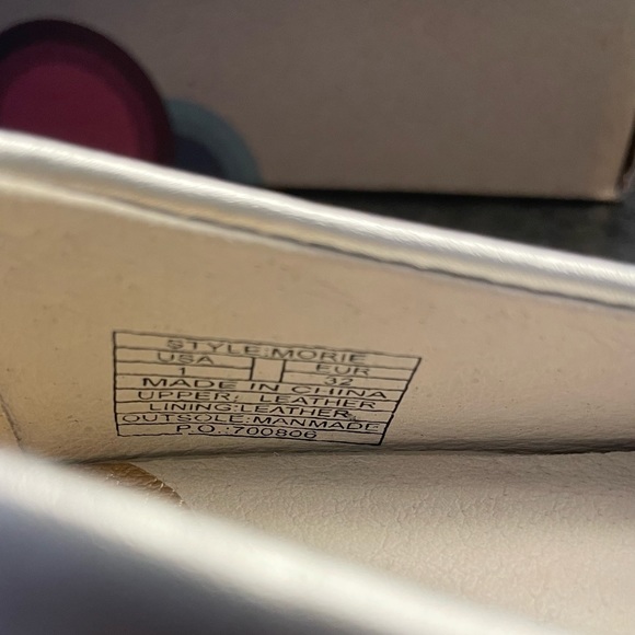 Girls Umi Leather Silver Loafers Size 1 New in Box - Picture 3 of 8